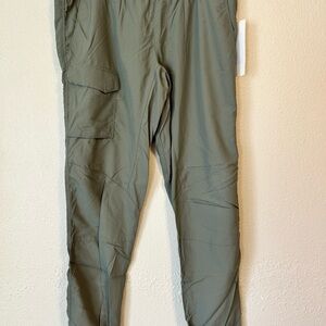 Columbia women’s Lightweight Olive Cargo Joggers